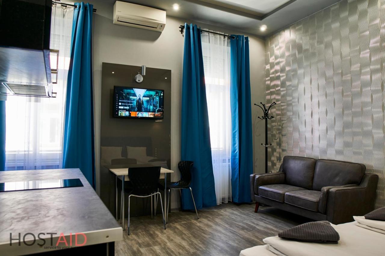 A13 Apartments - Budapest - Hostaid Bagian luar foto