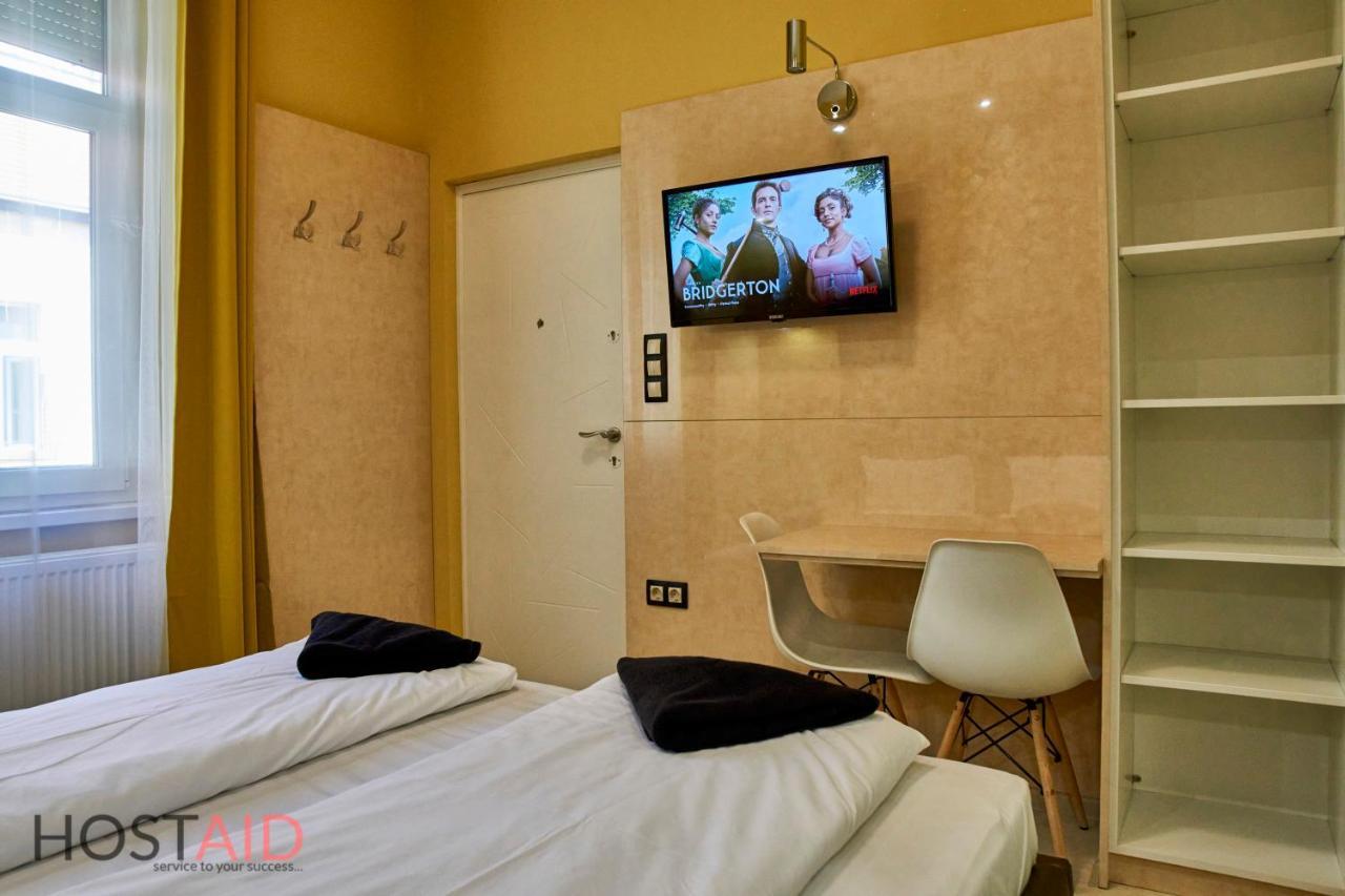 A13 Apartments - Budapest - Hostaid Bagian luar foto